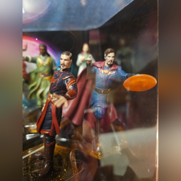 Doctor Strange And The Multiverse Of Madness Deluxe Figurine Playset - Picture 10 of 16